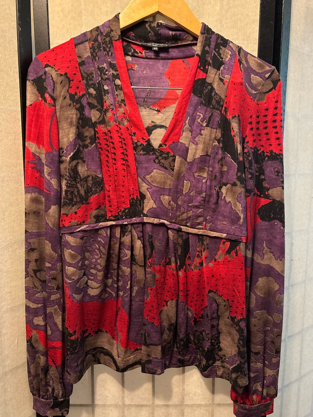ETRO MILANO Italy Vintage Abstract Paneled Lightweight Wool Blend V-Neck Top